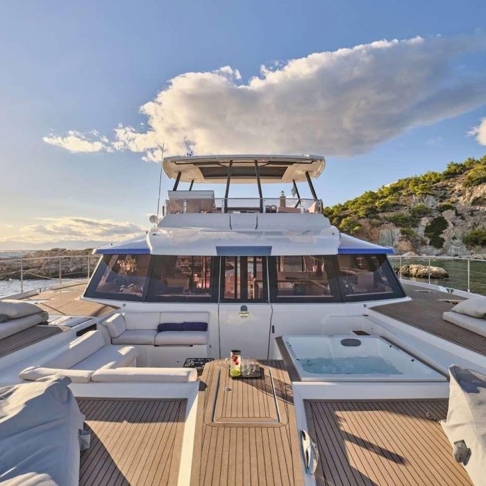 Majesty of Greece | Power 67 photo 2