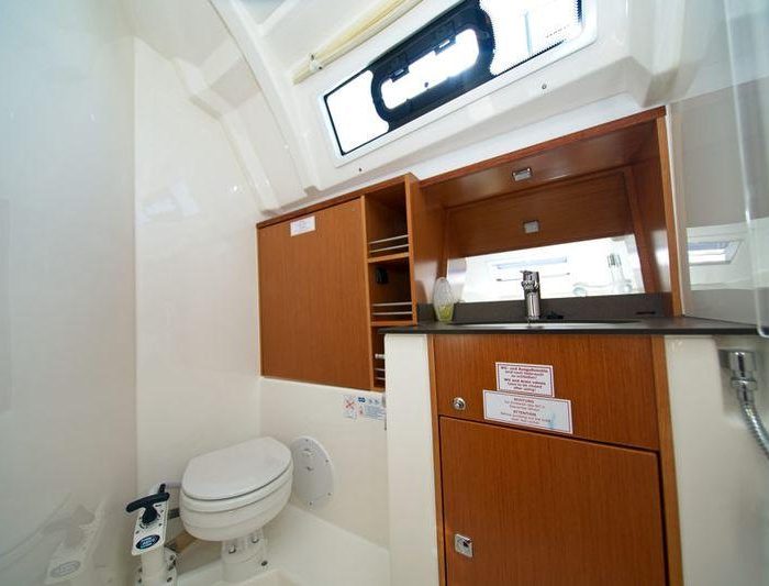MH 65 | Bavaria Cruiser 41 photo 15