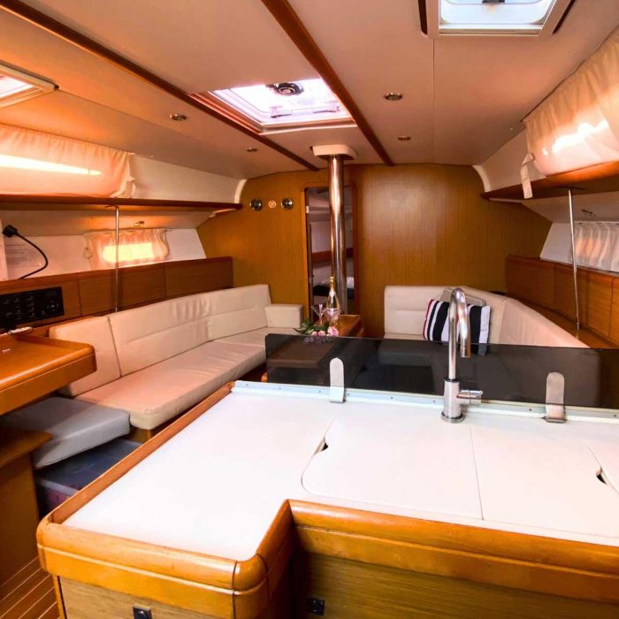 Cassiopea | Sun Odyssey 42 i photo 10