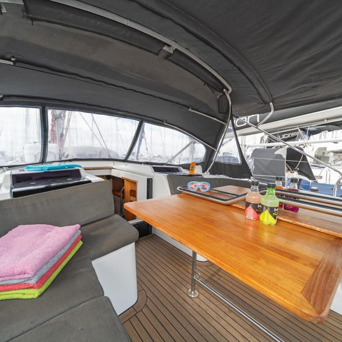 Caitlin of Lorne | Hanse 455 photo 17