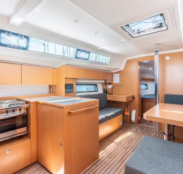 Avra | Bavaria C42 photo 15