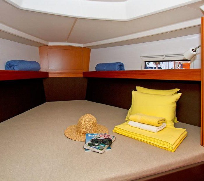 Lirica | Bavaria Cruiser 37 photo 16