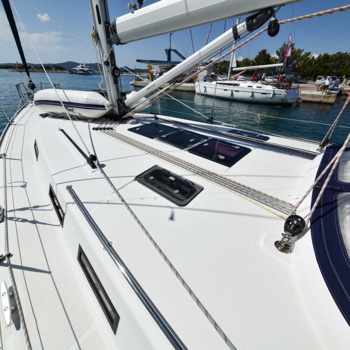 Controvento | Bavaria Cruiser 45 photo 5