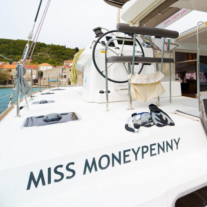 Miss Moneypenny | Lagoon 400 S2 photo 11