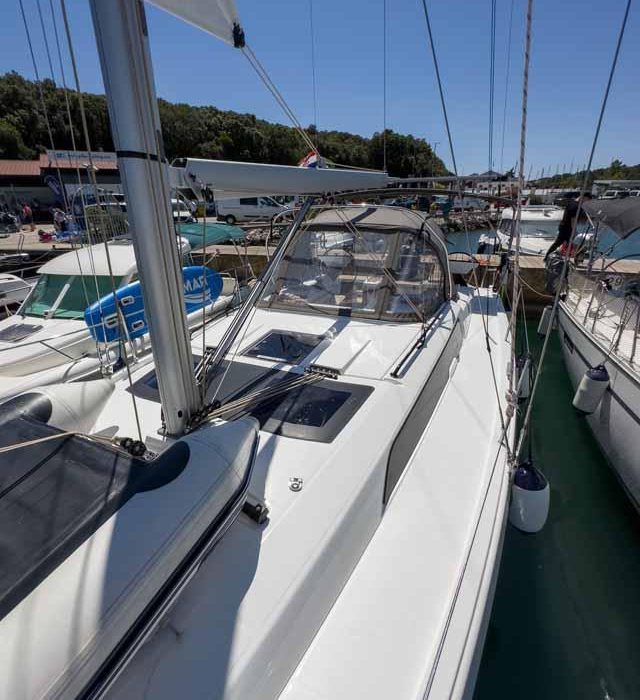 Arktur | Dufour 37 photo 6