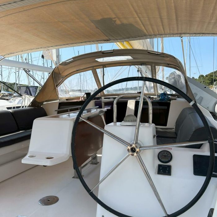Good Luck | Dufour 460 GL photo 4