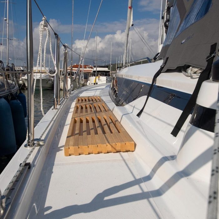 Aura | Bavaria C38 photo 4