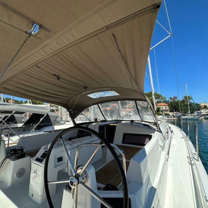 Izzy | Sun Odyssey 490 photo 6
