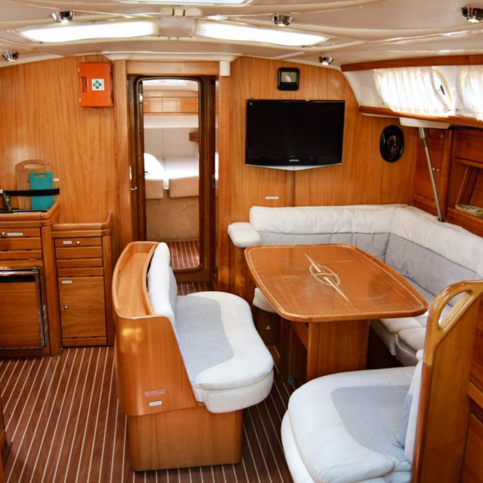 Nikea | Bavaria 46 photo 10