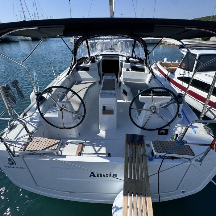 Anoia | Oceanis 34.1 photo 1