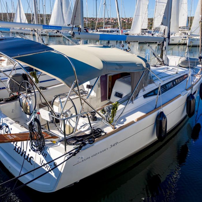 Gin Tonic | Sun Odyssey 349 photo 1