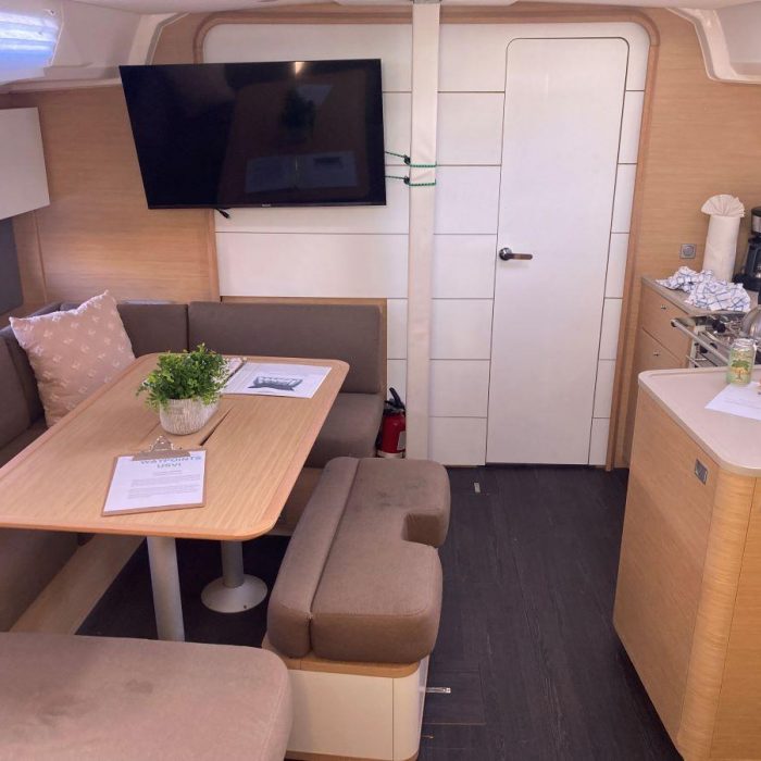 Seabreeze Smile | Dufour 41 - 3 cab. photo 10