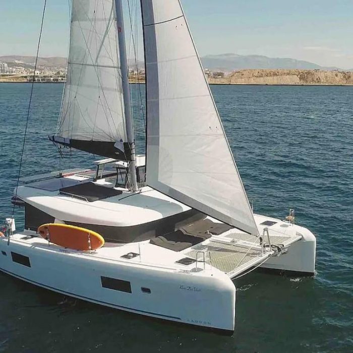 Premium + | Lagoon 42 photo 3