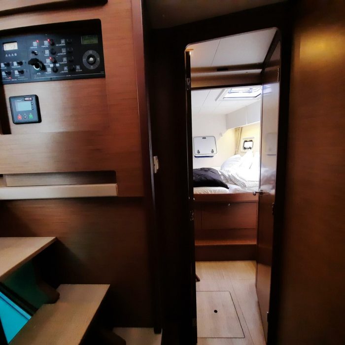Senza SE (A/C and Generator) | Lagoon 42 photo 5