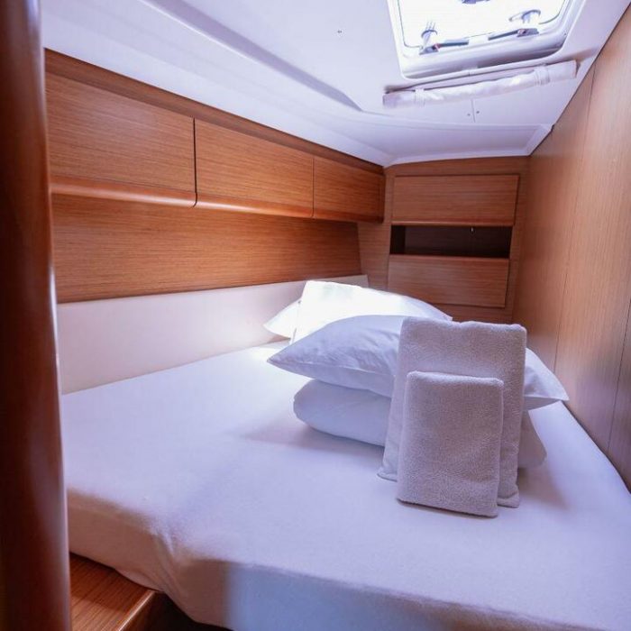Ana B. | Sun Odyssey 49i photo 37