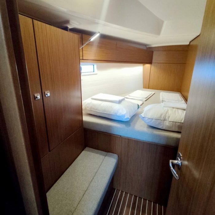 Io | Bavaria Cruiser 46 Style photo 9