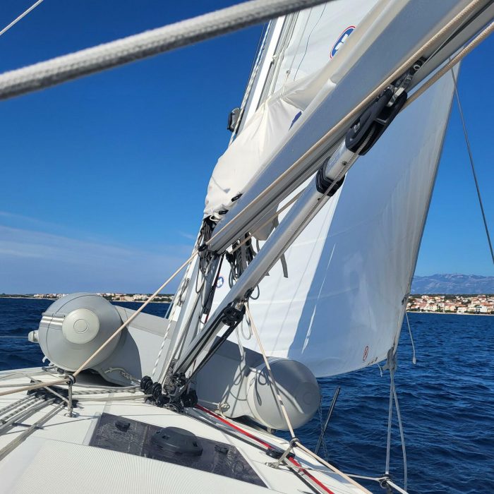Sailing Spirit | Oceanis 34.1 photo 3