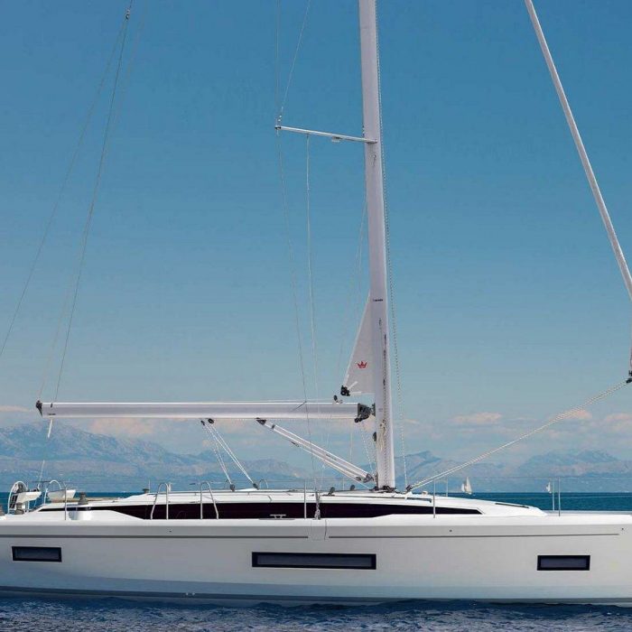 Felicia | Bavaria C46 photo 2
