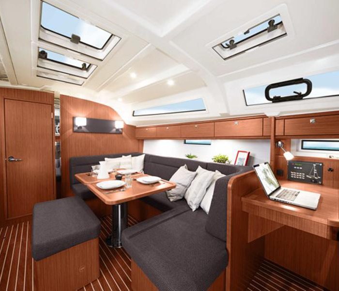 Urze | Bavaria Cruiser 41 photo 3