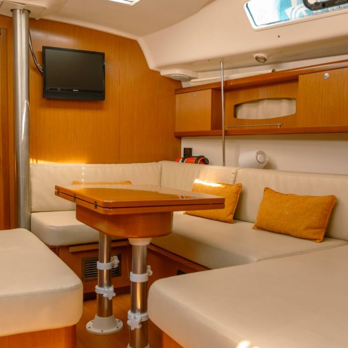 Premium | Oceanis 40 photo 24