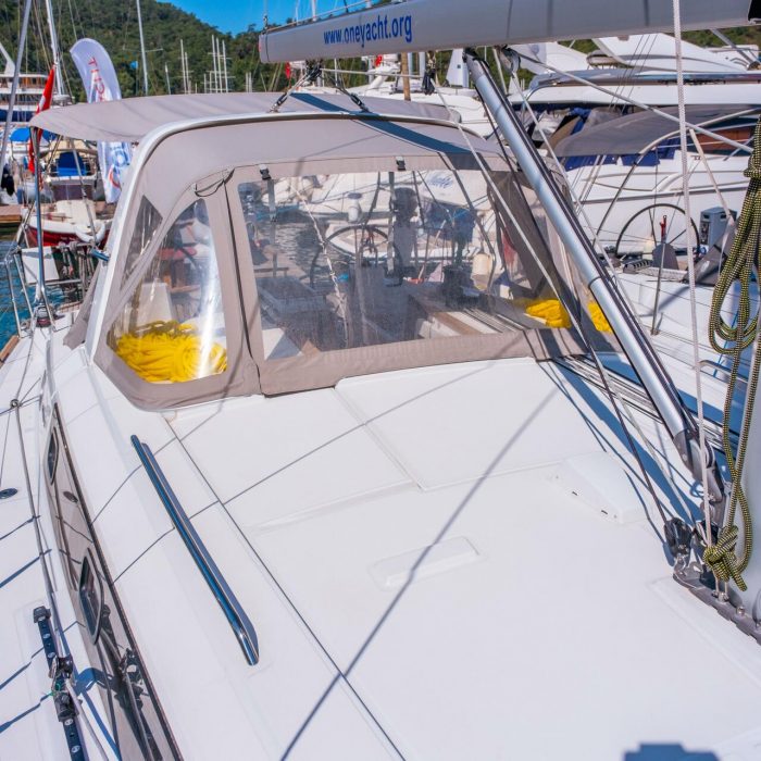 TRITON 89 | Oceanis 38.1 photo 11