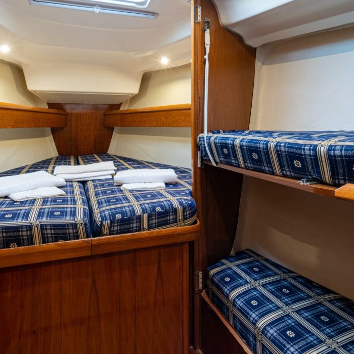 Tatanos | Sun Odyssey 43 photo 22