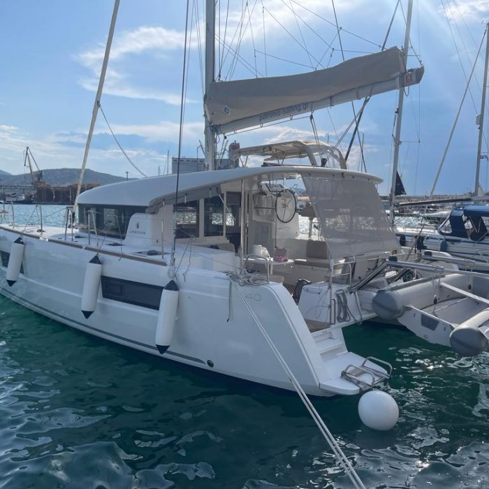 Nina (A/C, Gen 10KWA, watermaker, electric winch) | Lagoon 40 photo 2