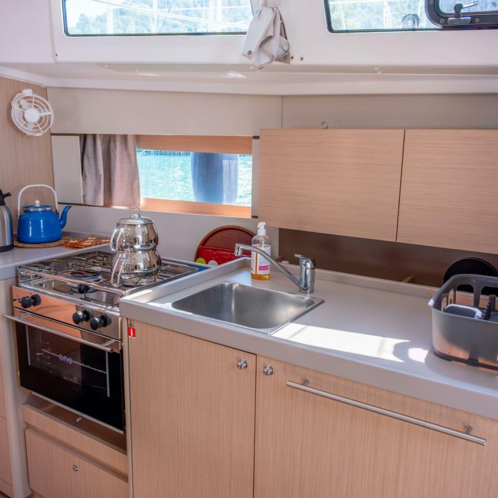 TRITON 89 | Oceanis 38.1 photo 51