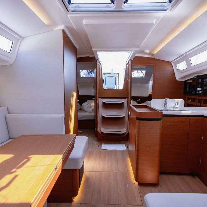 Purr | Sun Odyssey 410 photo 18