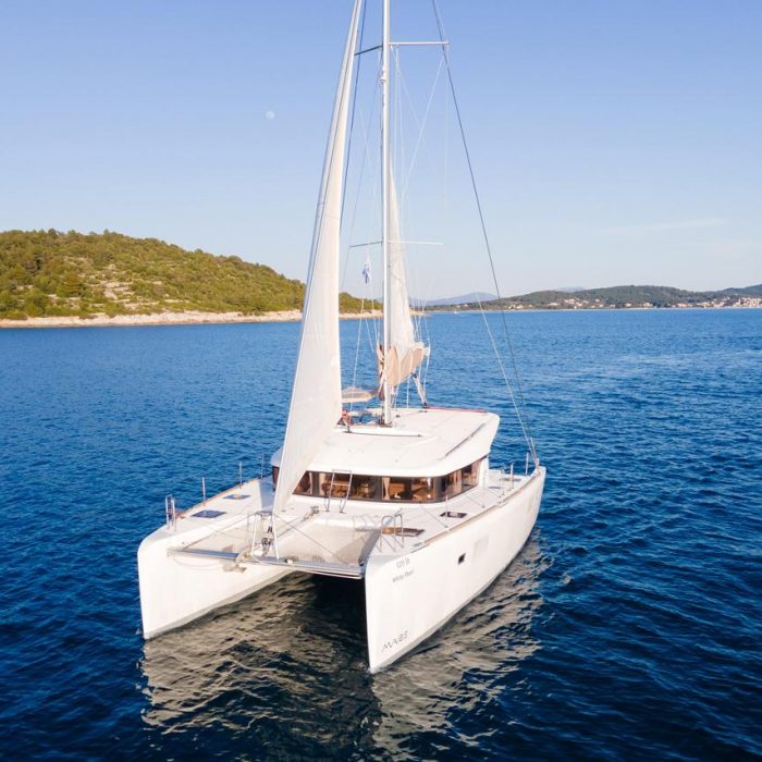 White Pearl | Lagoon 39 photo 3