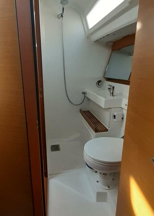 Silvana D | Sun Odyssey 440 photo 7