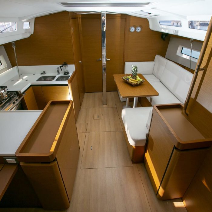 HOMESICK GEORGE | Sun Odyssey 440 photo 7