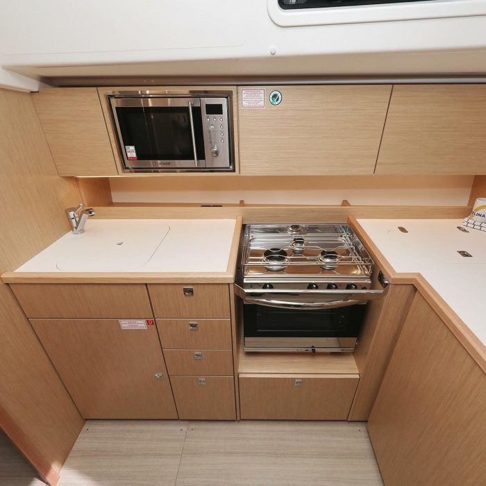 Levente | Bavaria C42 photo 29