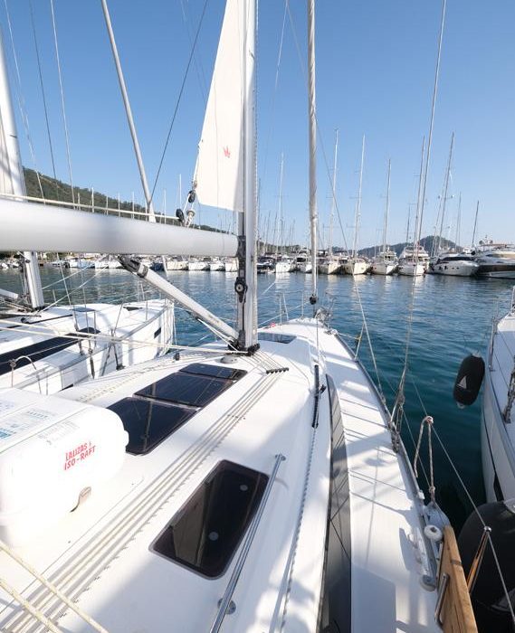 Crush | Bavaria Cruiser 37 photo 3