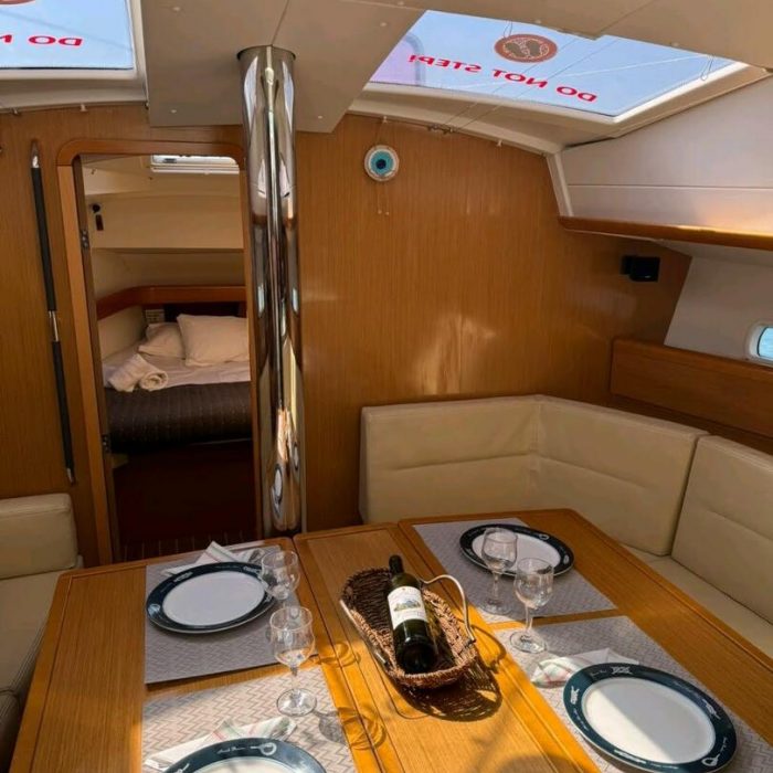 Freya | Sun Odyssey 42DS photo 12