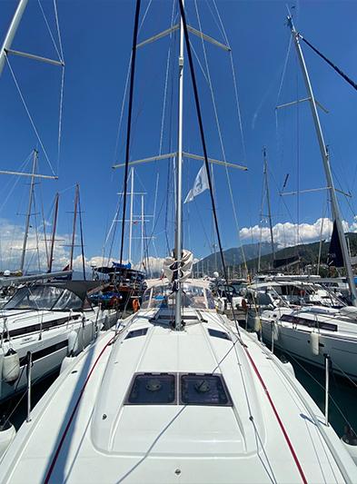 Lornia | Sun Odyssey 440 photo 4