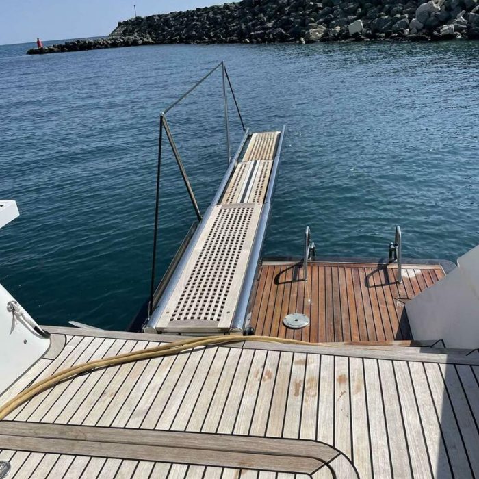 Pearly Gates | Lagoon Power 630 photo 8