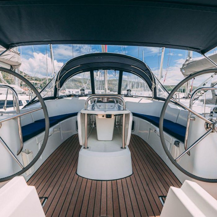 Ana B. | Sun Odyssey 49i photo 17