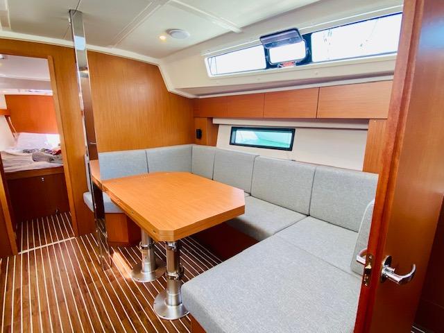 Sakura J | Bavaria C42 photo 5