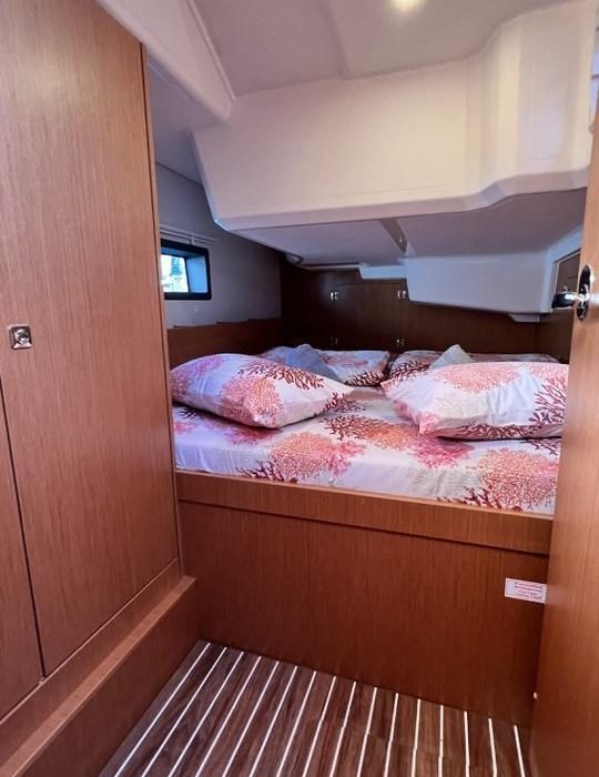 Wind Dancer | Bavaria C38 photo 19