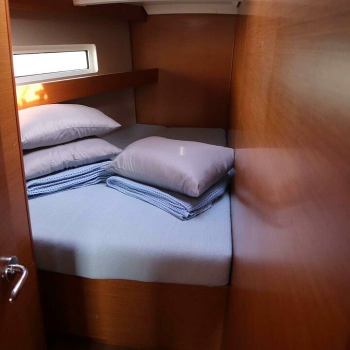 Diamond | Sun Odyssey 440 photo 18 Diamond | Sun Odyssey 440 photo 18