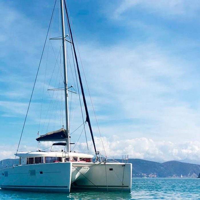 Nusa | Lagoon 400 photo 2
