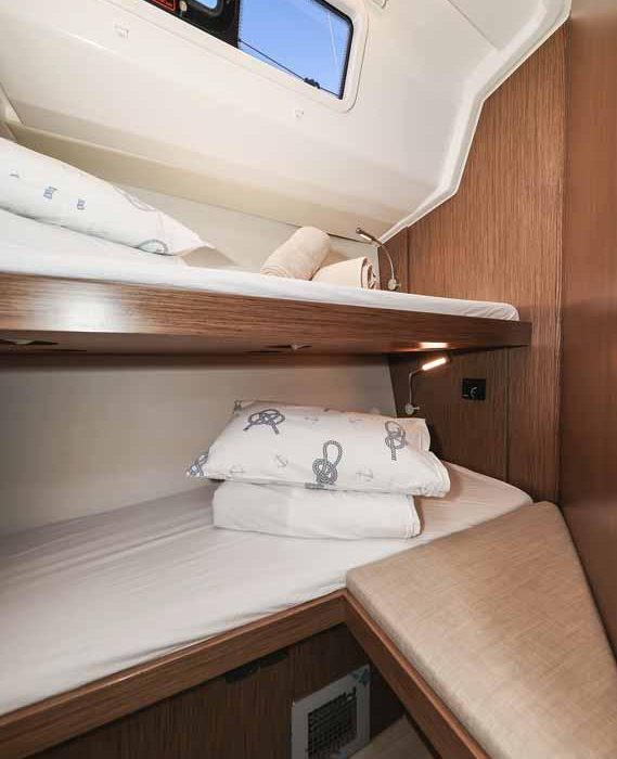 Aquila | Bavaria C46 photo 22