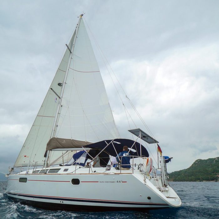 Night & Day | Sun Odyssey 44 i photo 5