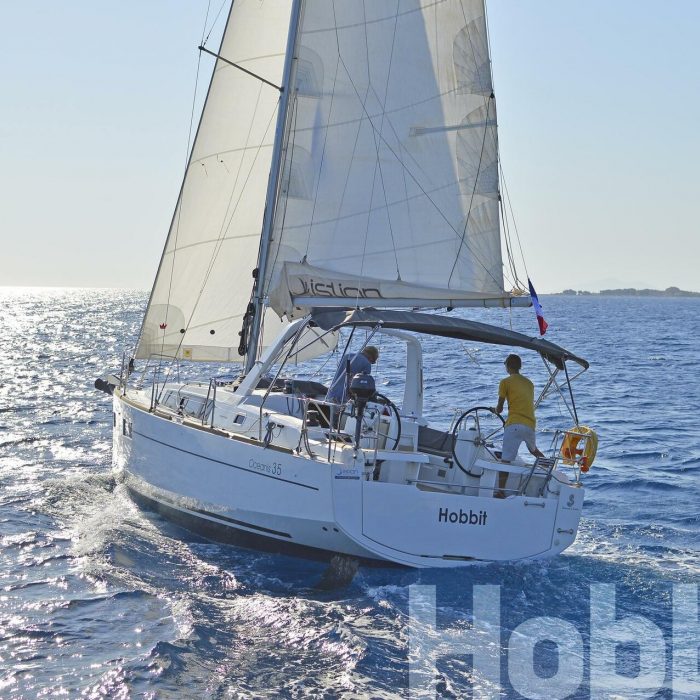 Hobbit | Oceanis 35 photo 11