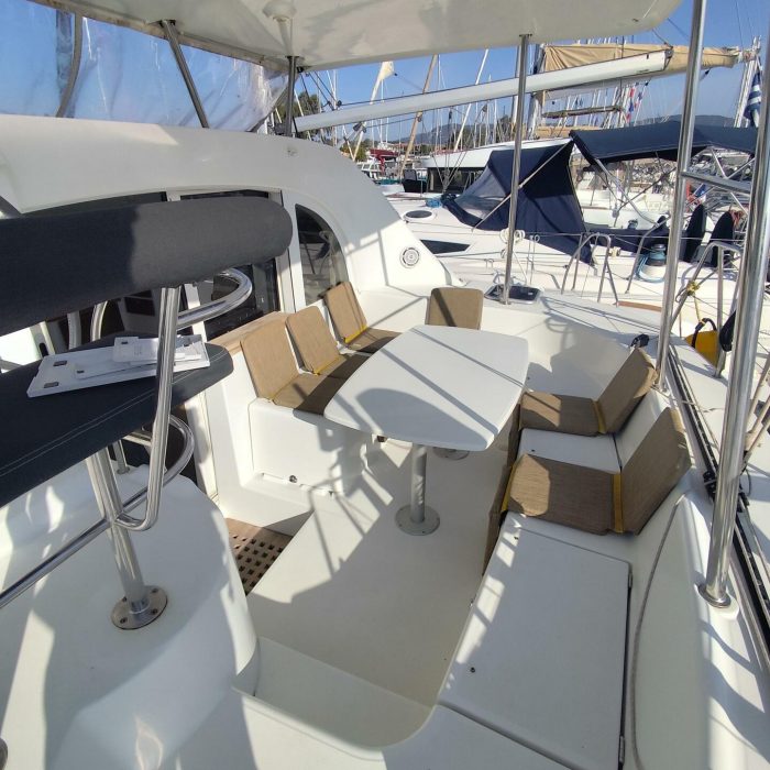 Whooper | Lagoon 380 photo 4