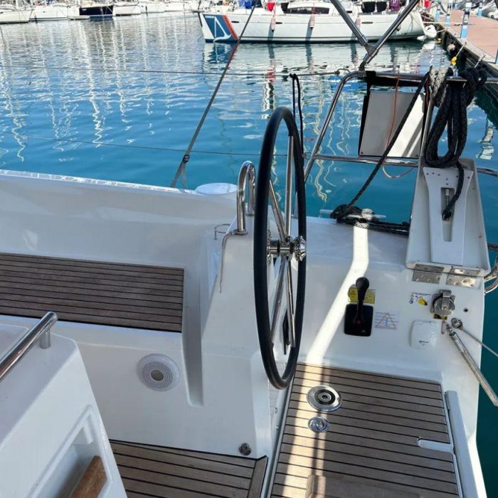 Sail Lynx | Oceanis 34.1 photo 1