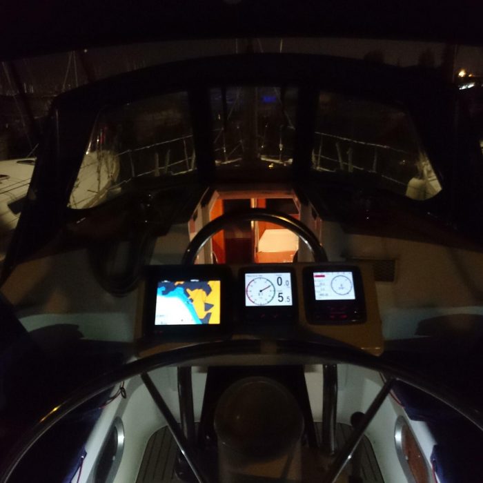 Pythagoras (electric head, wind generator) | Sun Odyssey 36.2 photo 12 Pythagoras (electric head, wind generator) | Sun Odyssey 36.2 photo 12