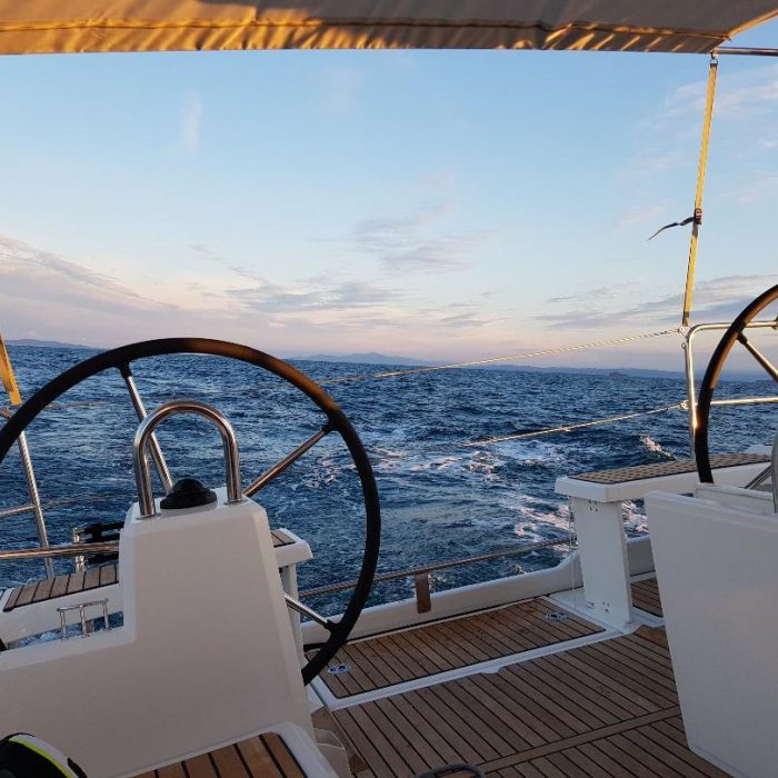 Lampo | Oceanis 38.1 photo 5