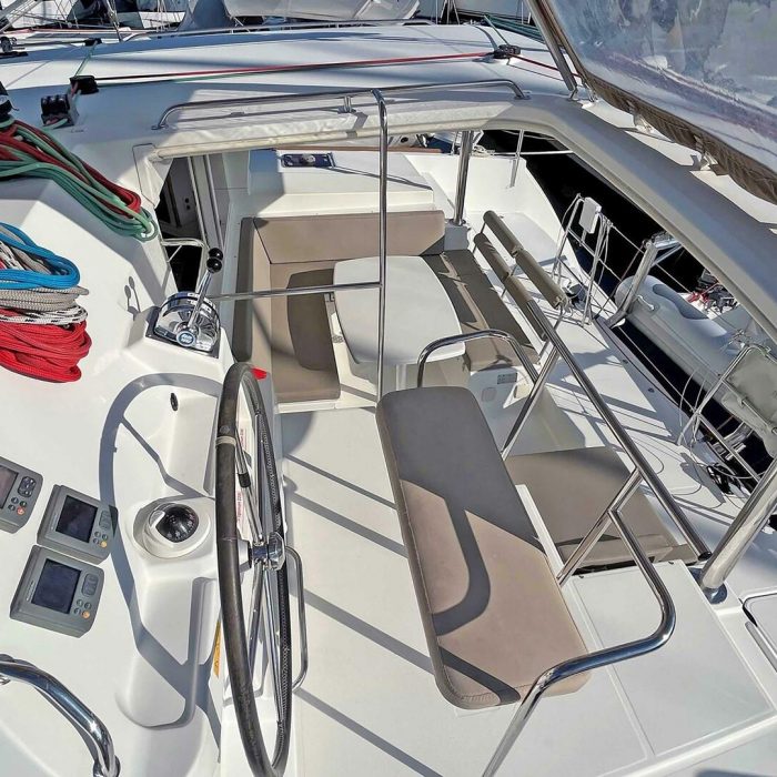 Jazz Point | Lagoon 400 photo 11